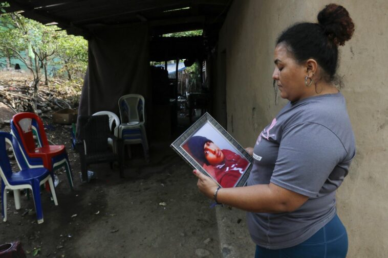 Mother of Honduran teen who died in U.S. custody says he had epilepsy but not seriously ill