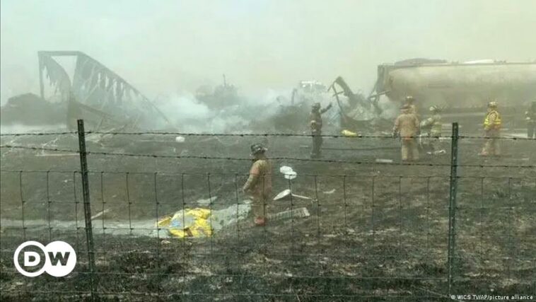 US: Multiple dead after dust storm causes highway pileup