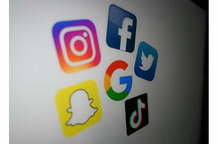 America's top health official said there is growing evidence that social media use is associated with harm to young people's men