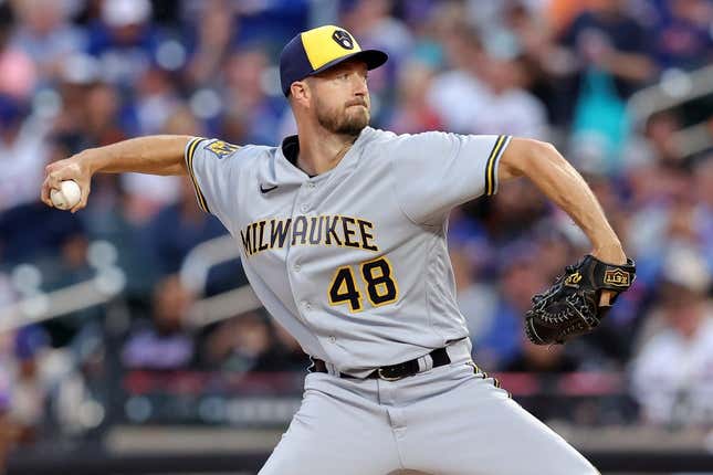 Jun 26, 2023; New York City, New York, USA; Milwaukee Brewers starting pitcher Colin Rea (48) pitches against the New York Mets during the third inning at Citi Field.