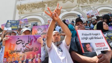 Tunisia protesters demand release of ‘political prisoners’