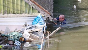 Ukraine war live updates: Kakhovka dam flooding set to peak; Kyiv says it's on offensive in Bahmut