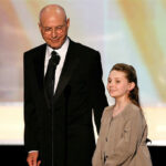 Abigail Breslin Wrote An Emotional Tribute To Her "Little Miss Sunshine" Costar Alan Arkin After His Death