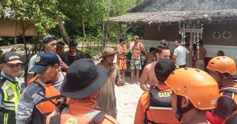 6 Are Rescued 36 Hours After Tourist Boat Capsizes Off Indonesia