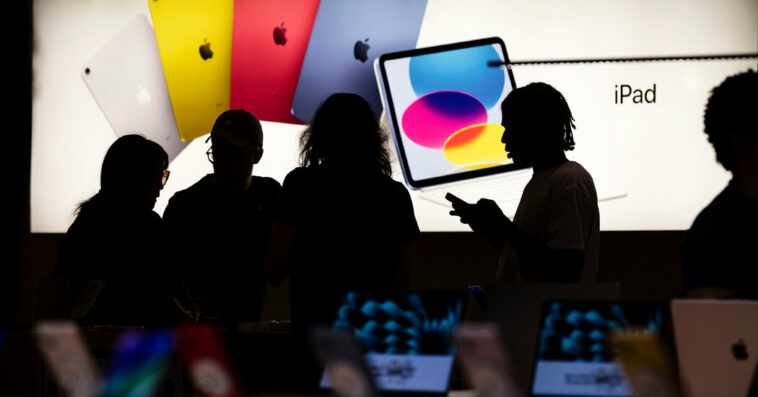 Apple Revenue Drops 1%, but Profit Rises to $19.88 Billion