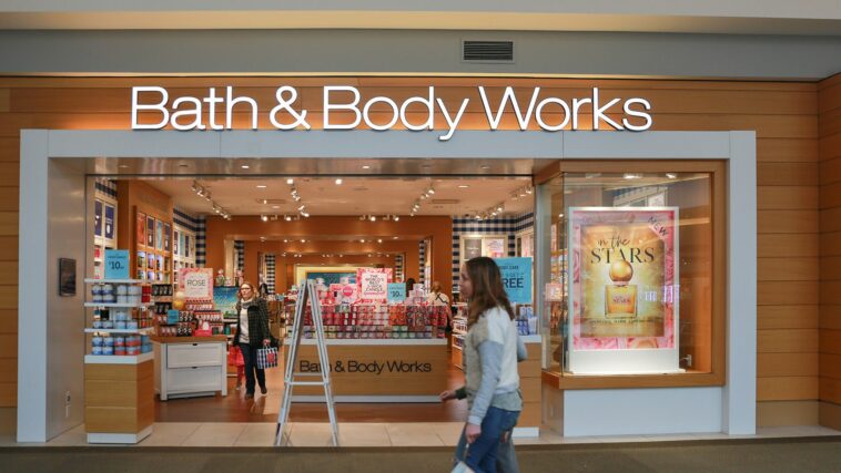 Bath & Body Works Sees Steeper Sales Drop on Slowing Demand