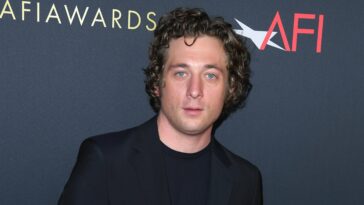 Jeremy Allen White Kisses Ashley Moore Amid Divorce From Wife Addison Timlin