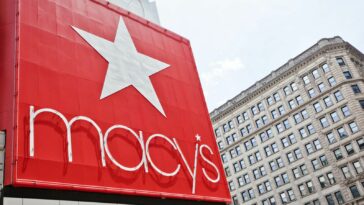 Macy’s Falls as Markdowns to Clear Inventory Cut Into Sales