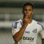 Man Utd planning to swoop for Brazilian striker