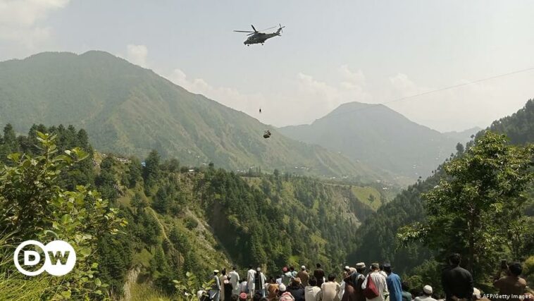 Pakistan: Children trapped mid-air in broken cable car