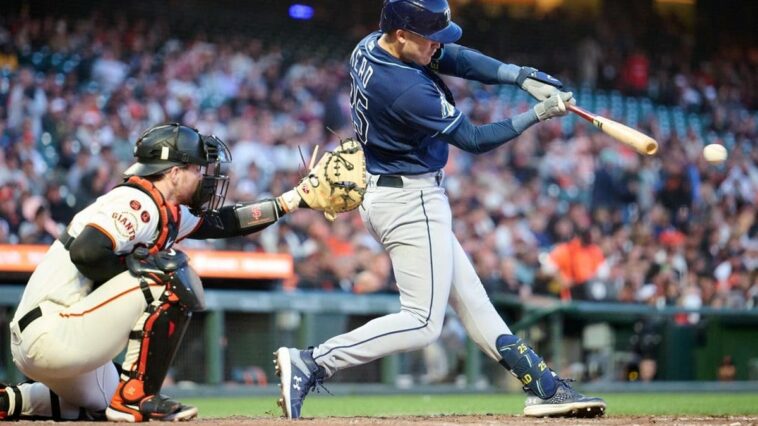 Rays smack 18 hits in drubbing of Giants