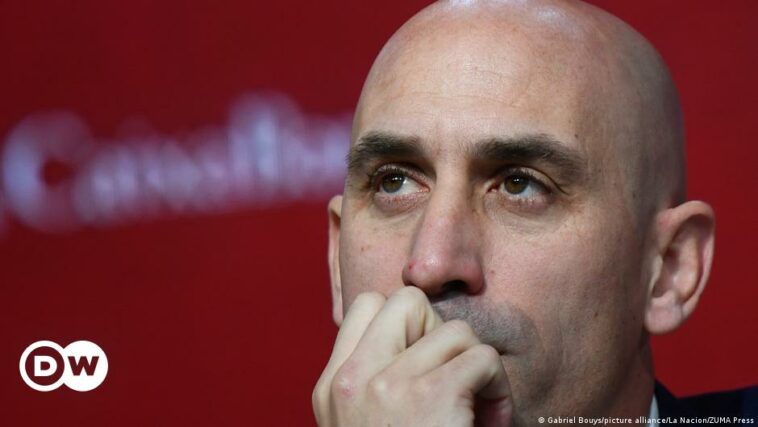 Spain's football federation asks Rubiales to resign over kiss