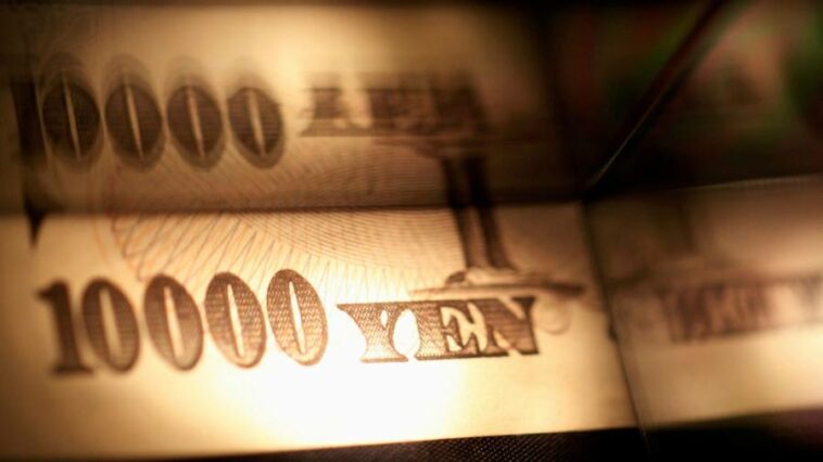 Weak yen puts pressure on BoJ to tighten policy