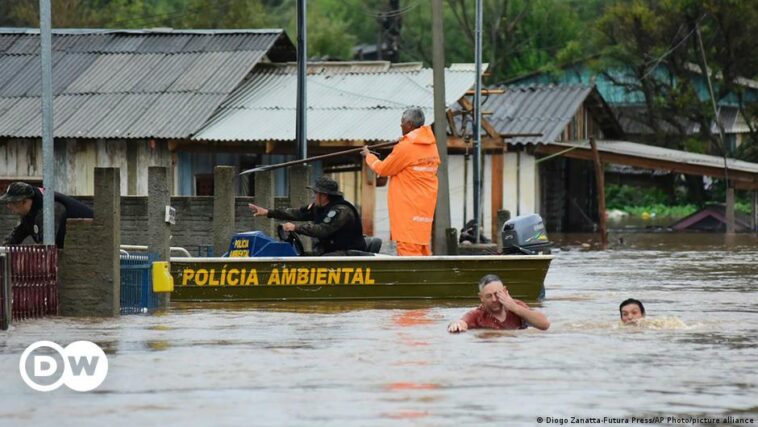 Brazil cyclone kills 21, displaces thousands