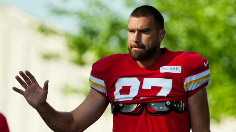 Chiefs' Travis Kelce pleads for Chris Jones return amid DT's holdout