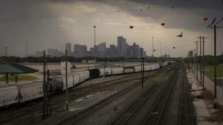 Houston approves $5M to relocate residents living near polluted Union Pacific rail yard