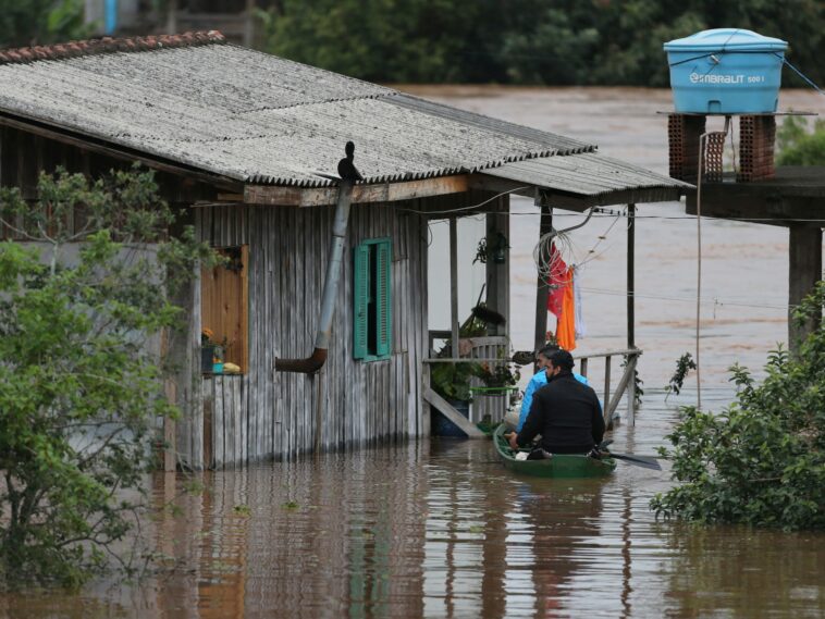 More than 20 dead, hundreds displaced as cyclone slams southern Brazil