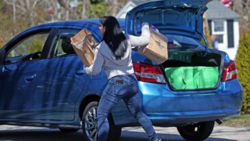 Online grocery firm Instacart looks to raise up to $616 million in IPO