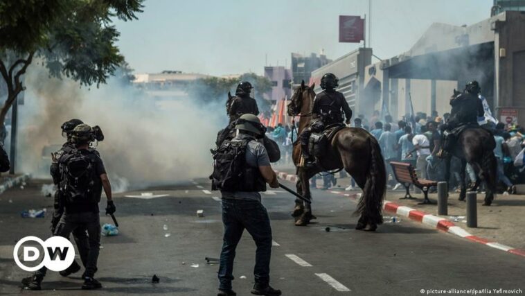 Over 100 injured as Israeli police break up Eritrean protest