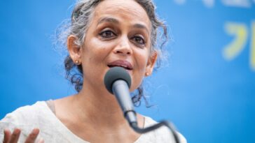 Indian author Arundhati Roy may face prosecution for 2010 speech on Kashmir