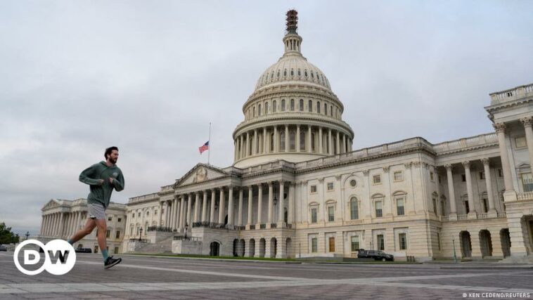 US avoids shutdown after Congress passes funding bill