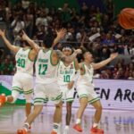 The Archers celebrate a scorching third quarter run. —PHOTOS BY AUGUST DELA CRUZ