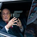 Giuliani, condenado por difamación, se convierte en el hazmerreír de ‘SNL’