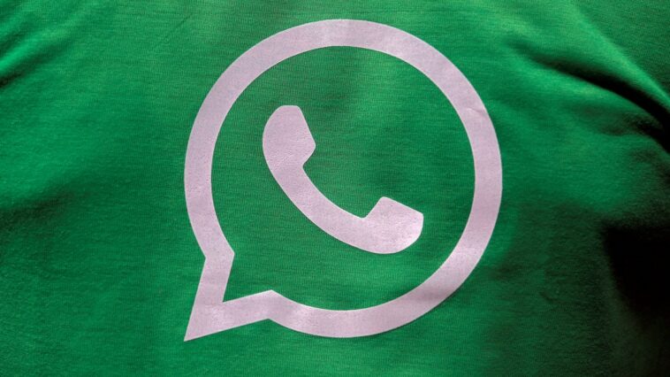 WhatsApp Working on a Revamped Dark Interface, Sidebar for Web Users: Report