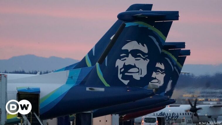 Alaska Airlines grounds Boeing 737-9 after emergency landing