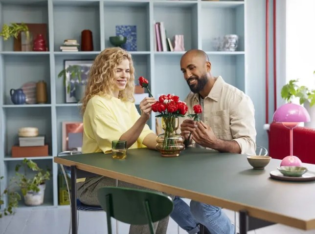 Lego Valentine’s Day roses