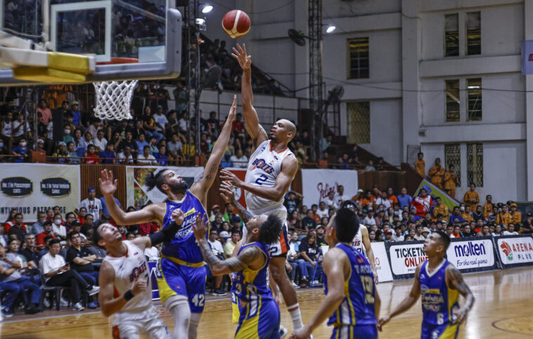 Meralco Bolts' Shonn Miller in his PBA debut