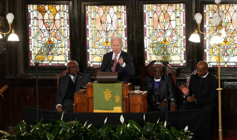 Protesters heckle Biden with calls for ceasefire in Gaza