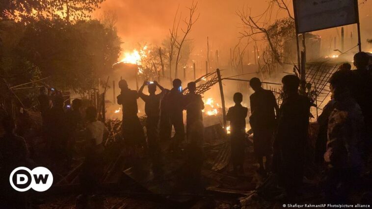 Thousands of Rohingya refugees homeless after fire at camp