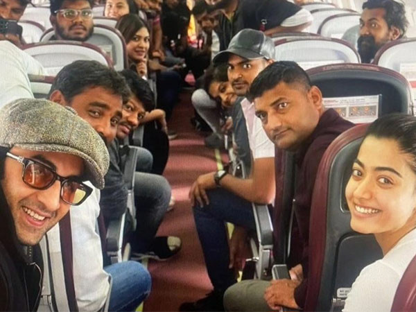 BTS picture of Ranbir Kapoor and Rashmika Mandanna leaving to shoot for Hua Main from Animal goes viral