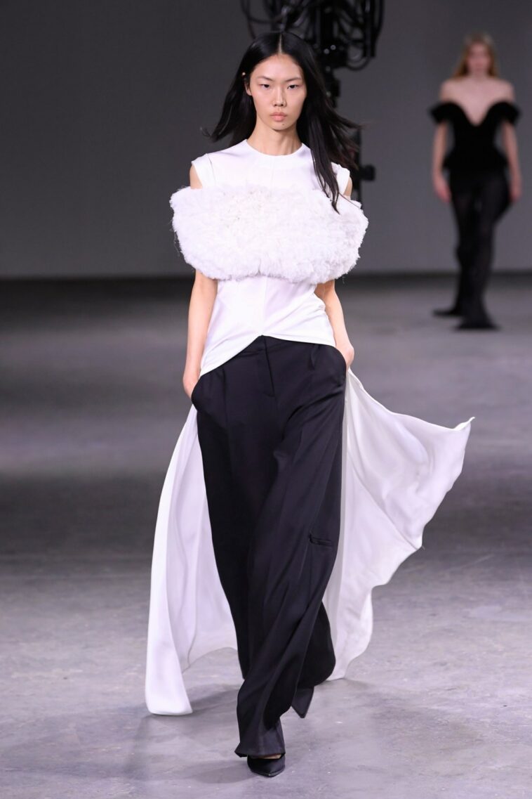 David Koma Fall 2024 Ready-to-Wear: Swans, Divas and Dance