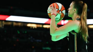 Kenny Smith ruined Sabrina Ionescu's moment