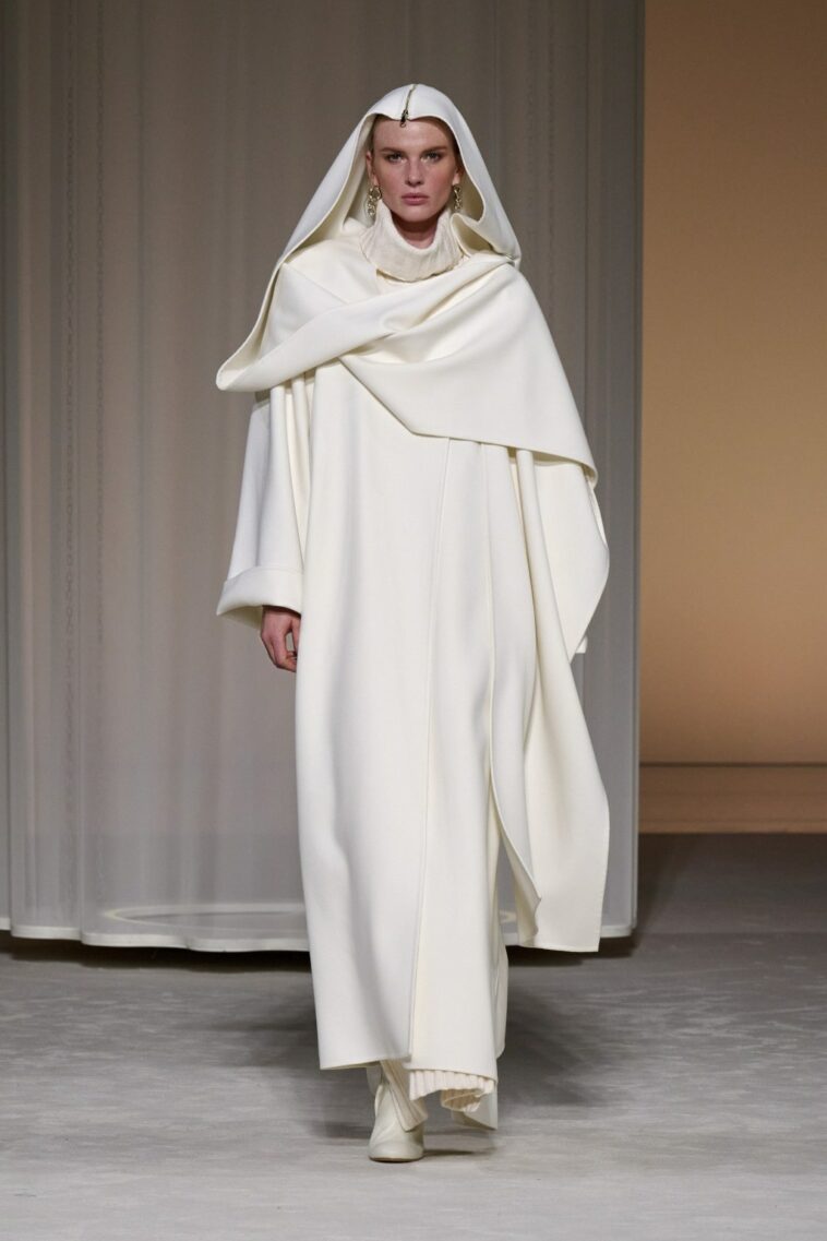 Laura Biagiotti Fall 2024 Ready-to-Wear: Revisiting Brand Staples Cashmere, White and Rome