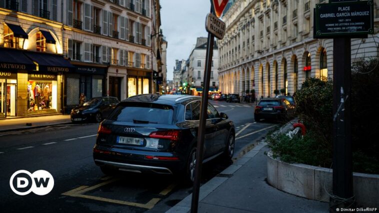 Paris votes to triple parking fees for SUVs, champions bikes