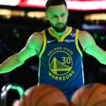 Steph Curry won’t stop hogging Dame Lillard’s limelight