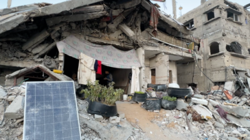 Palestinian family breaks fast in destroyed Gaza home