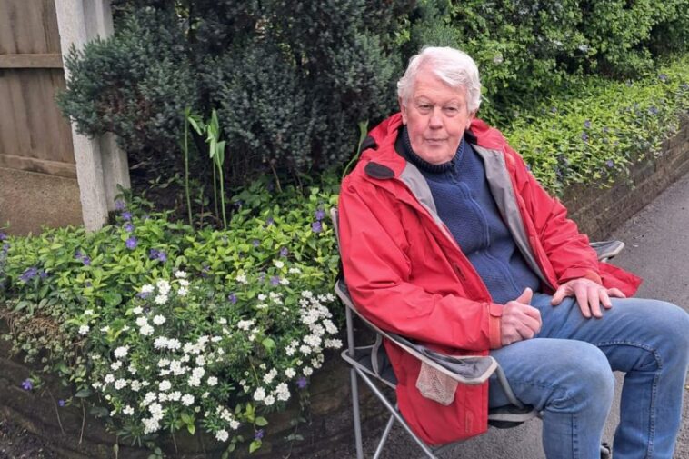 Retired teacher, 81, stages sit down protest to stop IX wireless mast being installed