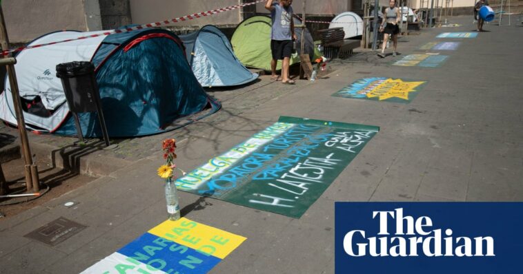 Thousands protest against Canary islands’ ‘unsustainable’ tourism model