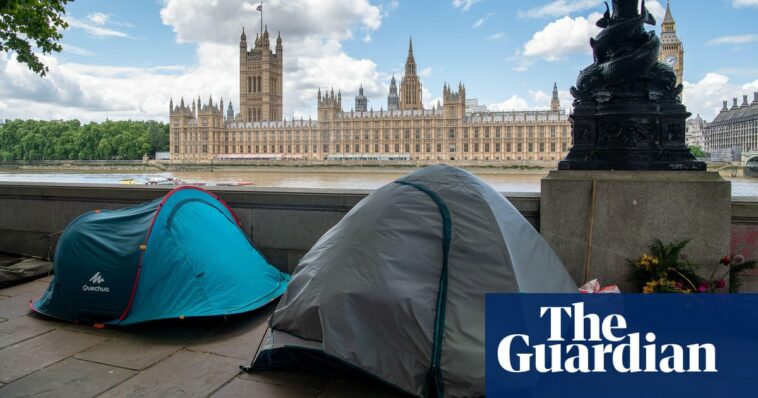 Braverman plan to criminalise rough sleeping dropped after Tory criticism