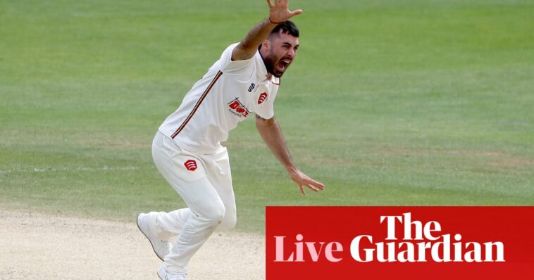 County cricket: Essex beat Kent, Lancashire v Warwickshire and more – live