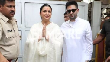 Parineeti Chopra and Raghav Chadha seek blessings at Siddhivinayak temple | Filmfare.com