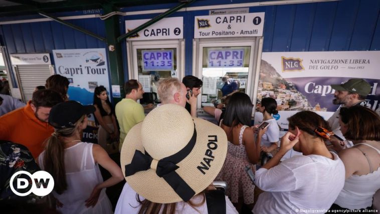 Italy: Capri mayor blocks tourists amid water shortage