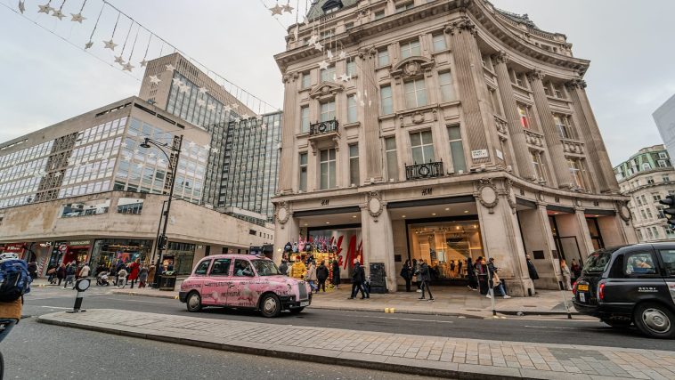 UK Retail Sales Rebound in May but Shoppers Still Cautious