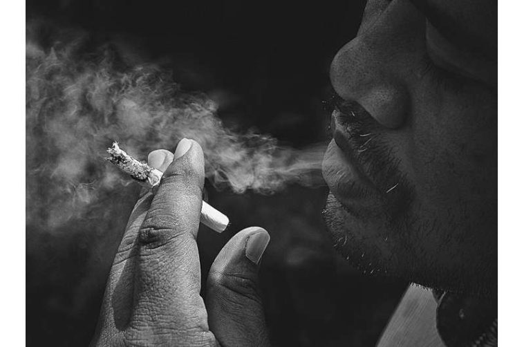 Unsafe neighborhoods could drive up smoking rates