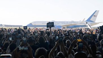 Trump promotes false Harris AI crowd size conspiracy