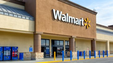 Walmart Lifts Full-Year Outlook on Strong Apparel Sales